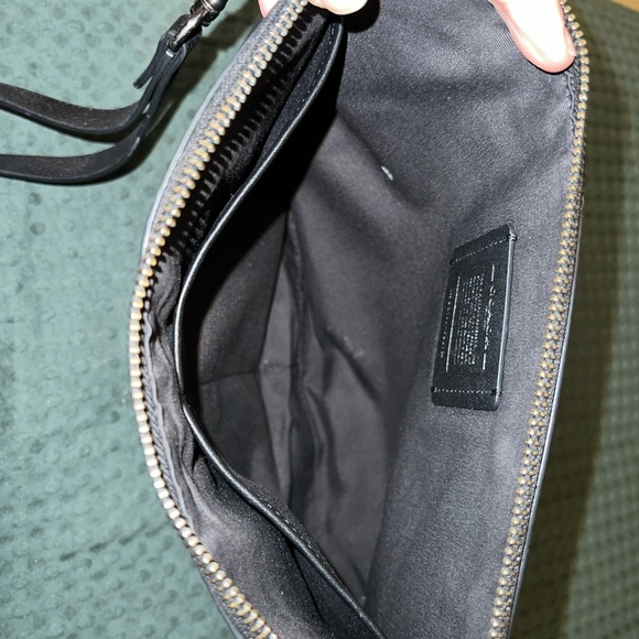 Large black Coach clutch/wristlet - Picture 6 of 6